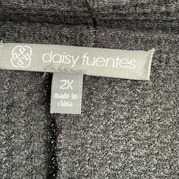 Daisy Fuentes sweater, size 2x. Black open front Tub X - Picture 4 of 7